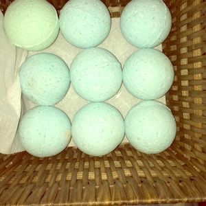 Bath bombs